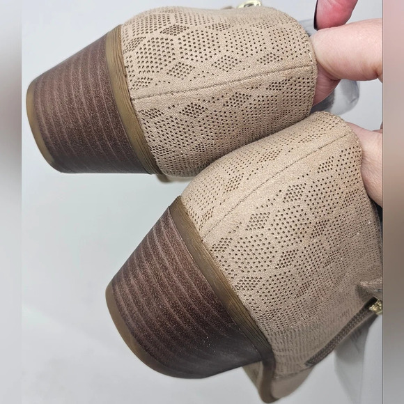 Dr. Scholls Brief Women's Faux Suede Tan Side Zip Memory Foam Ankle Boot Size 11 - Picture 3 of 14